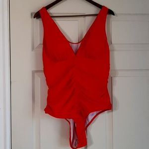 💥2/$8 LAST CHANCE - NWOT Shein Red swimsuit